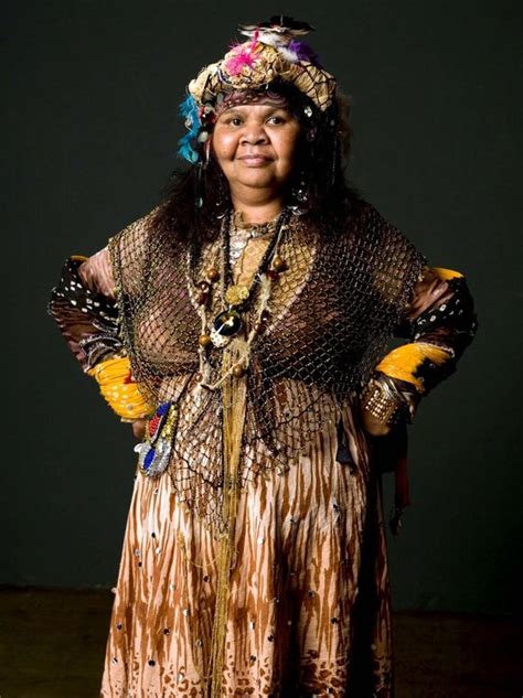 Singer Ruby Hunter dies .